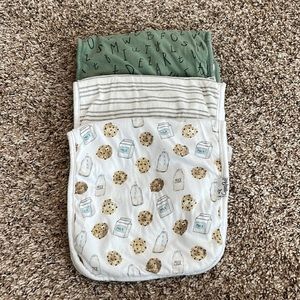 Copper Pearl Burp Cloths in “Chip”